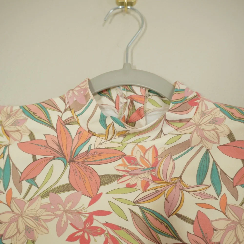 O'Neill Kids Size S/M Tropical Floral Long Sleeve One Piece Rash Guard Swimsuit